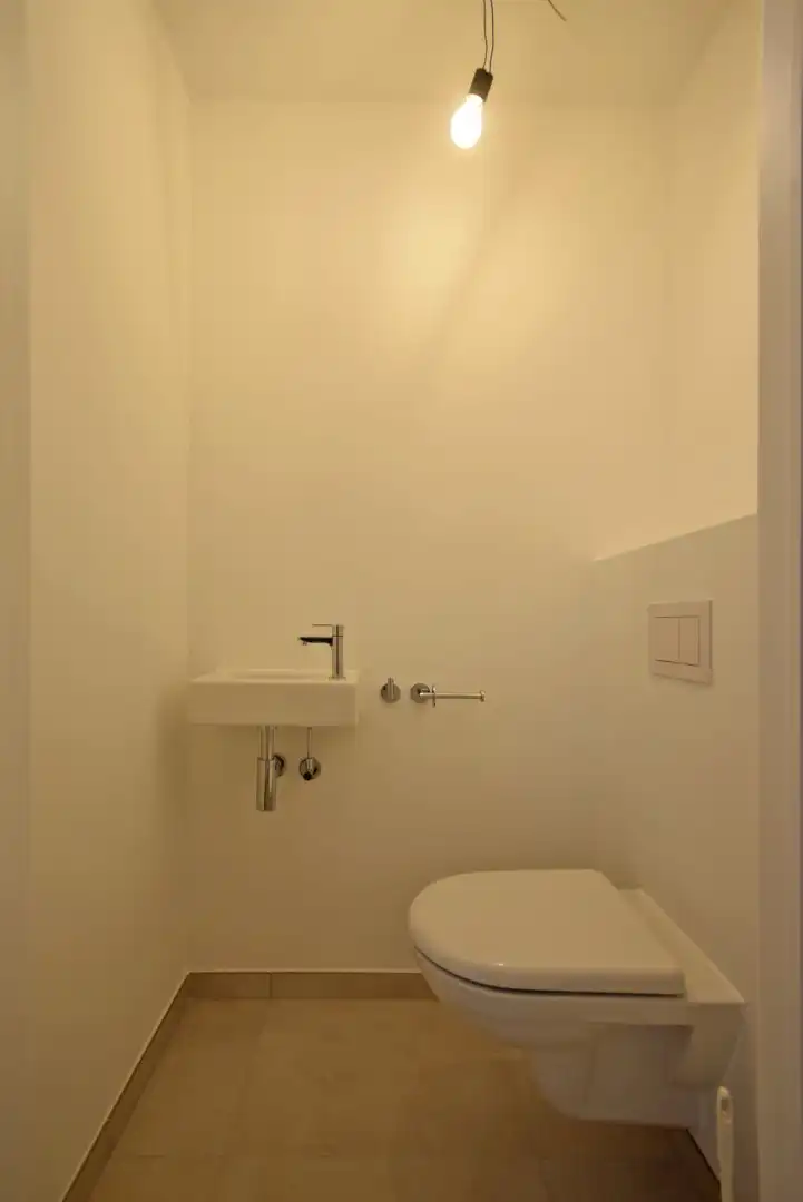 INSTAPKLAAR NIEUWBOUWAPPARTEMENT MET 2 SLAAPKAMERS, 2 TERRASSEN EN OVERDEKTE AUTOSTAANPLAATS foto 10