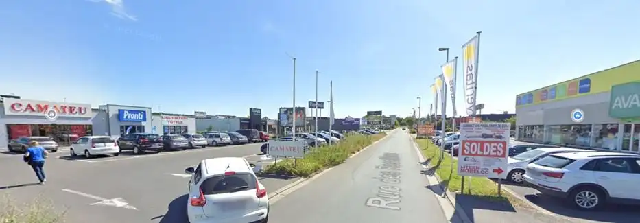 COMMERCIEEL GEBOUW FROYENNES foto 4