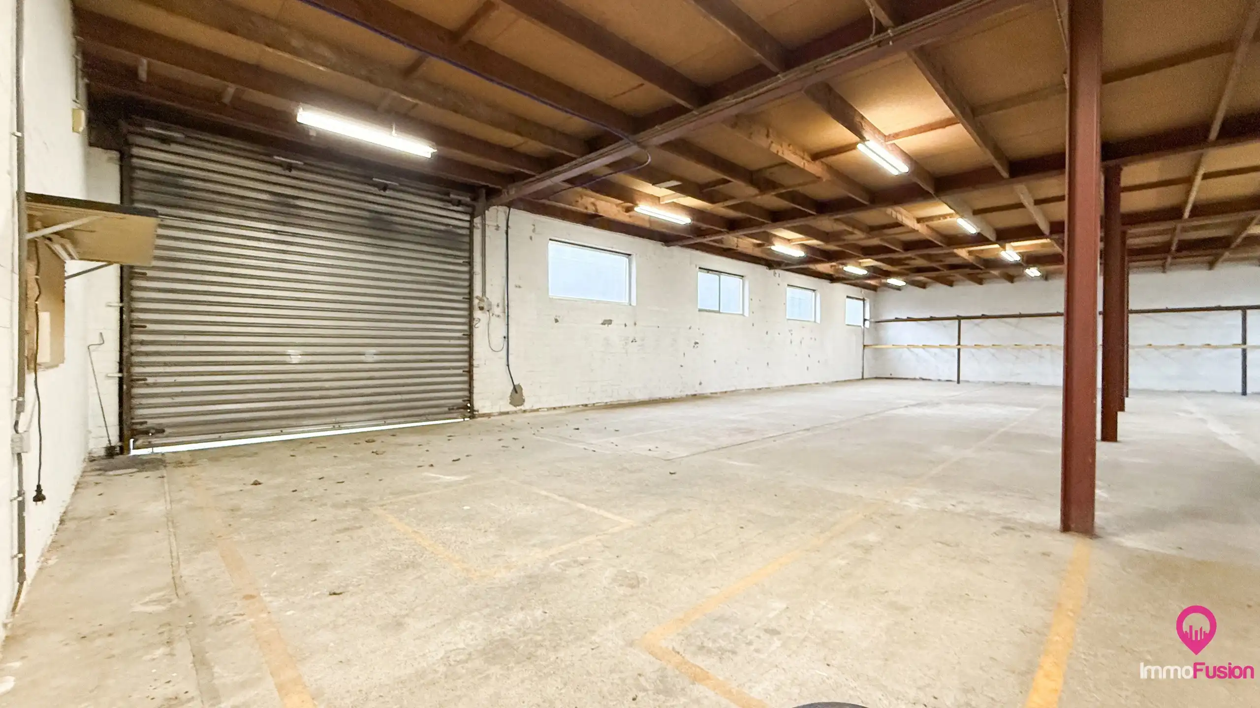 Magazijn met 4 aparte ruimtes en uitstekende bereikbaarheid! foto 7