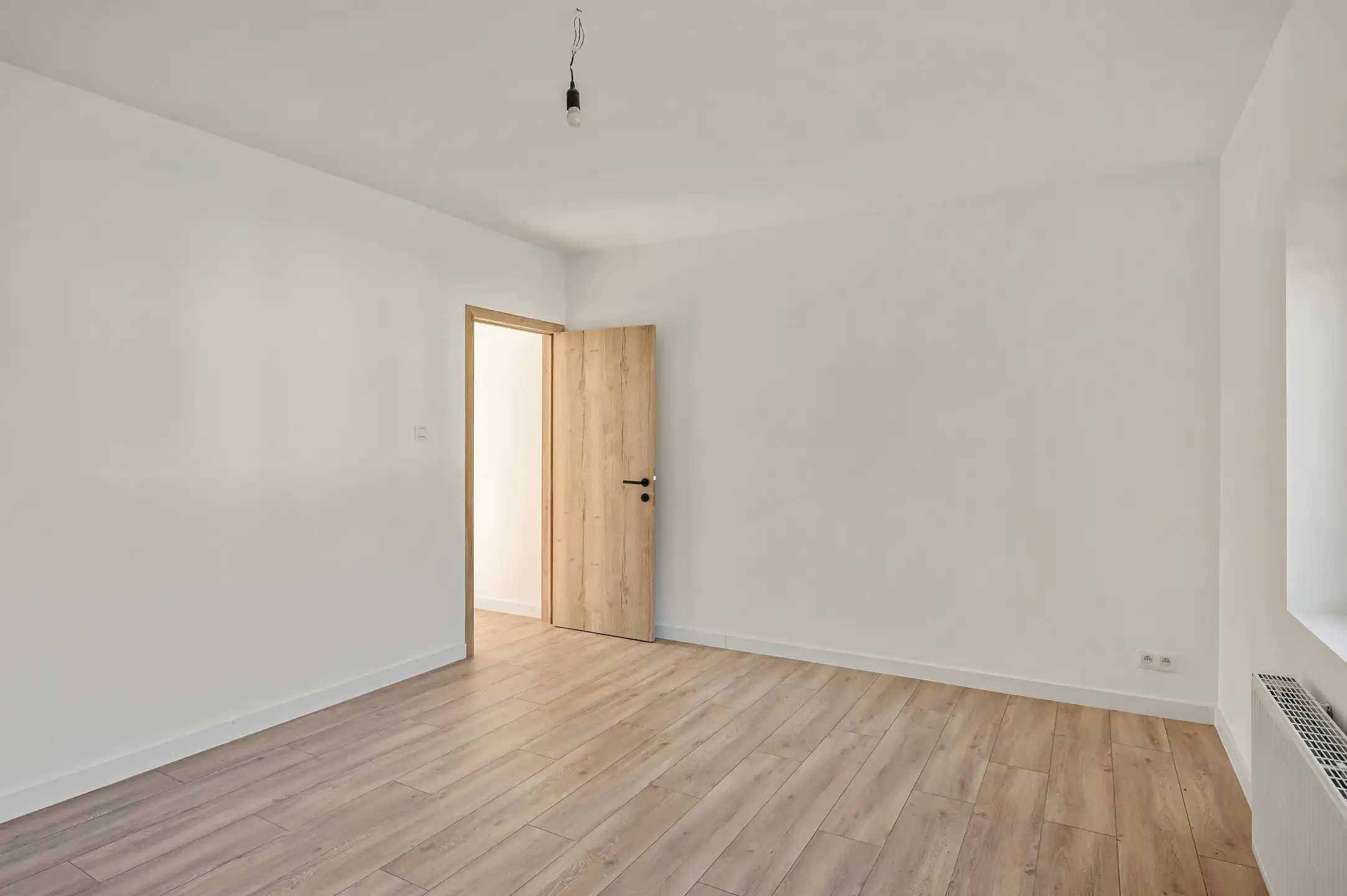 Volledig gerenoveerde en instapklare woning met zonnige tuin te Brasschaat! foto 17