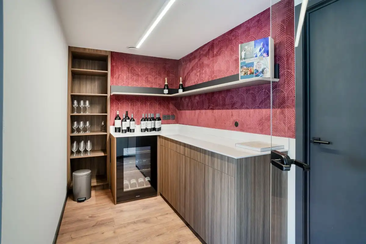 Kantoorpand met handelsruimte te koop nabij Mechelen station foto 10