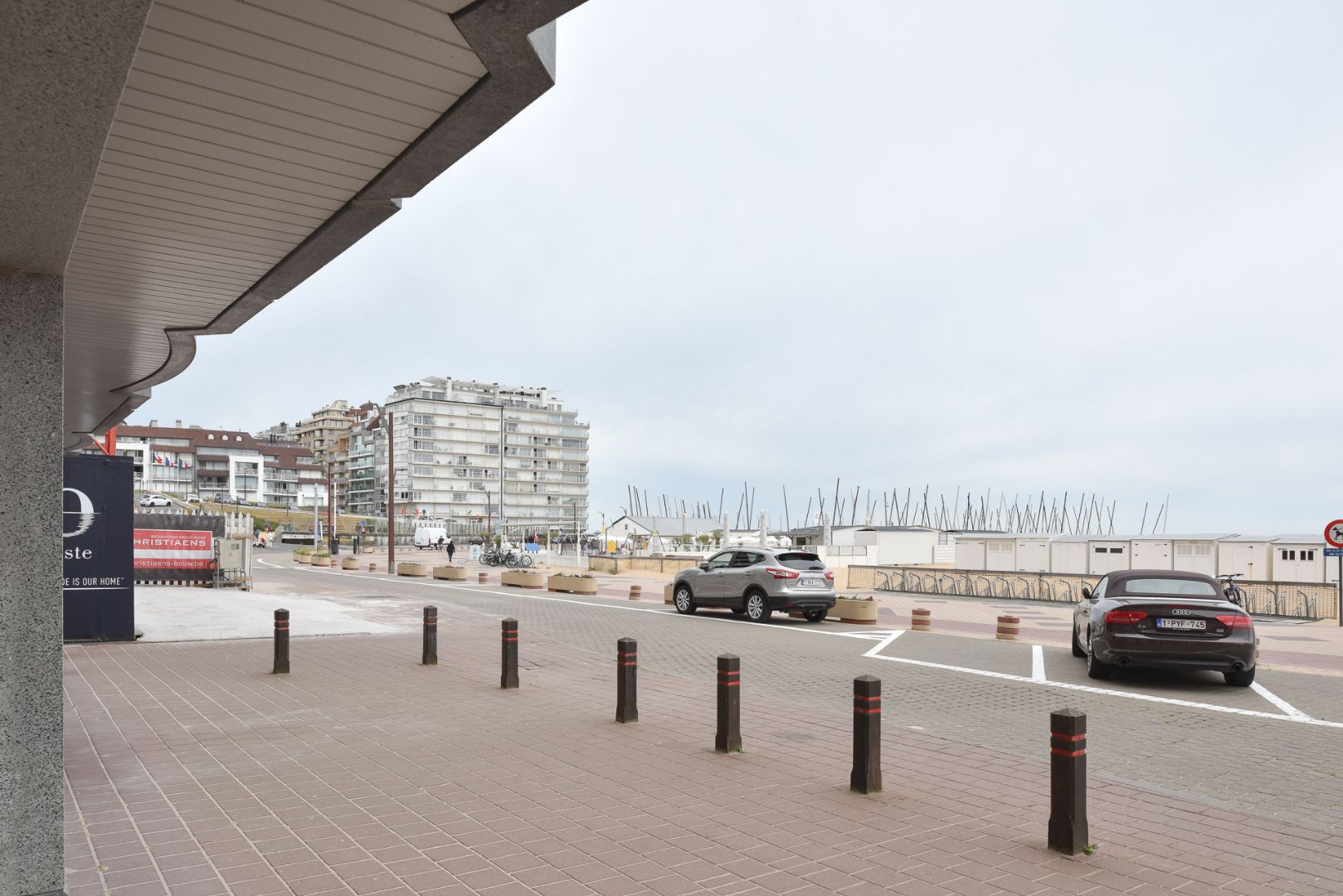 Luxueus vernieuwd appartement met zicht op het Albertstrand foto 44