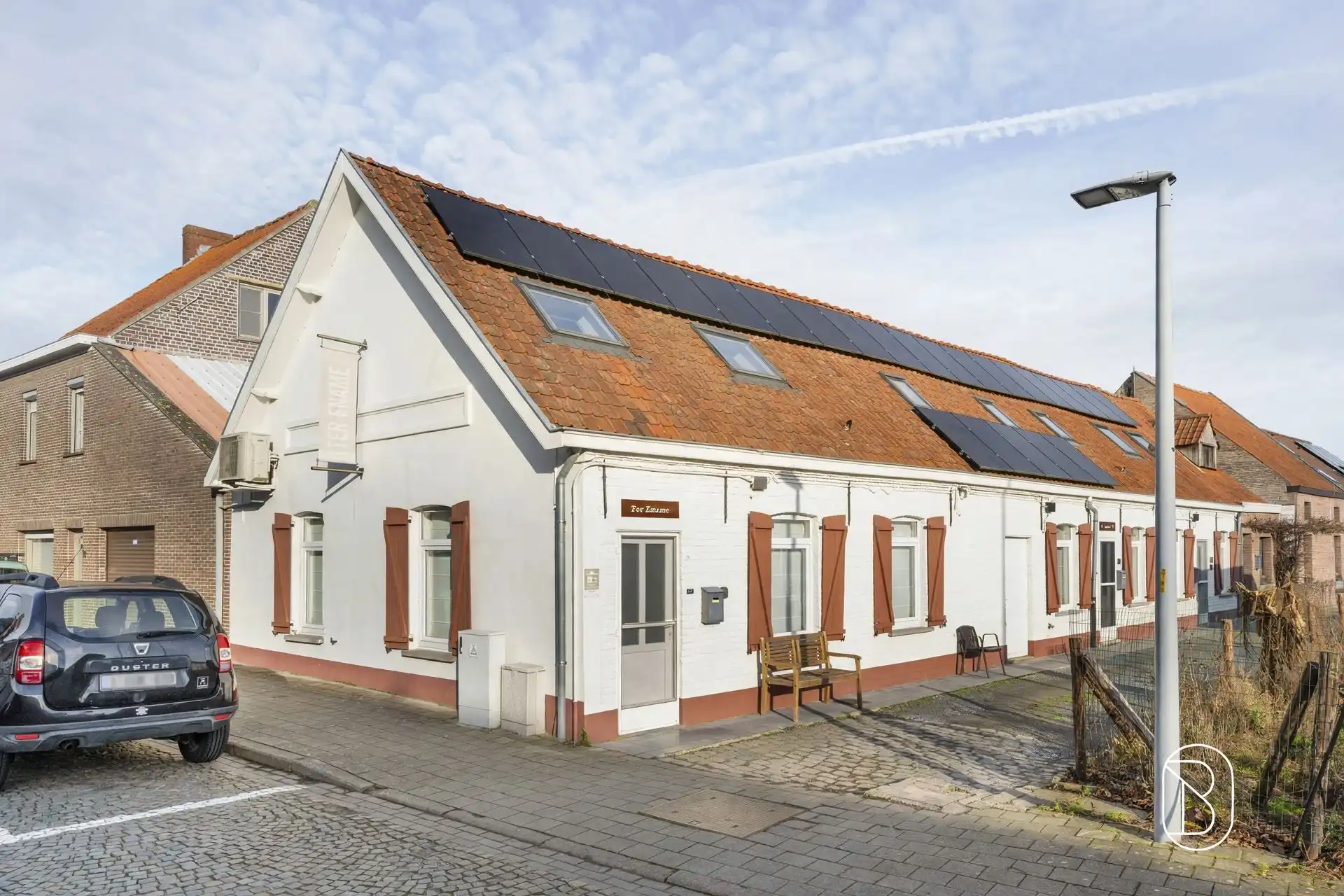 Leuk instapklaar huis met 2 SLK! foto {{pictureIndex}}