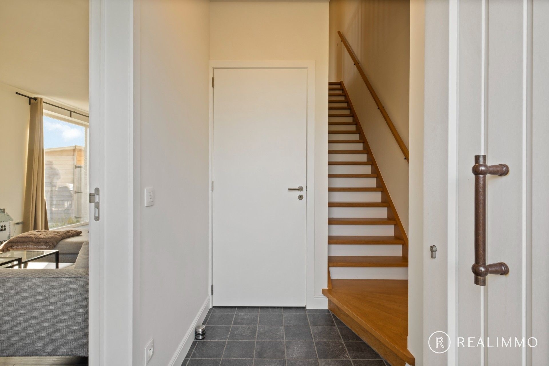 Verrassend ruime nieuwbouwwoning met 4 slaapkamers foto 3