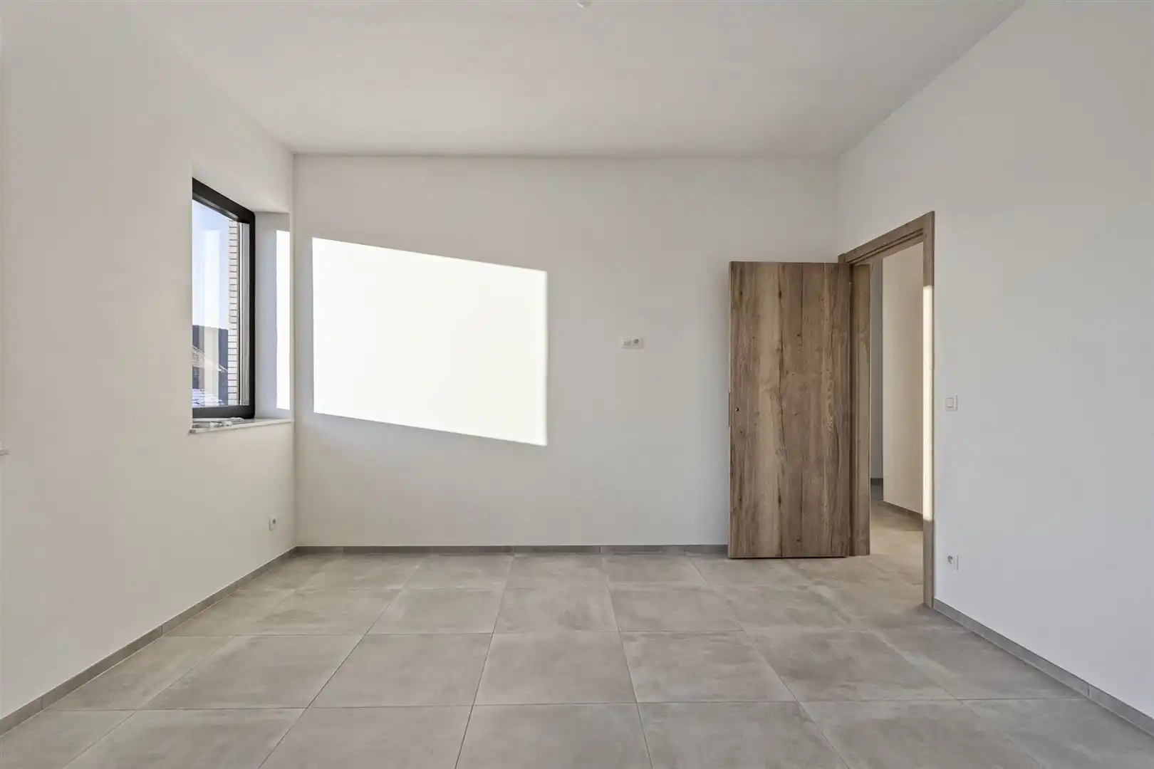 TE HUUR: Recent appartement met 2 slaapkamers te Wellen! foto 11