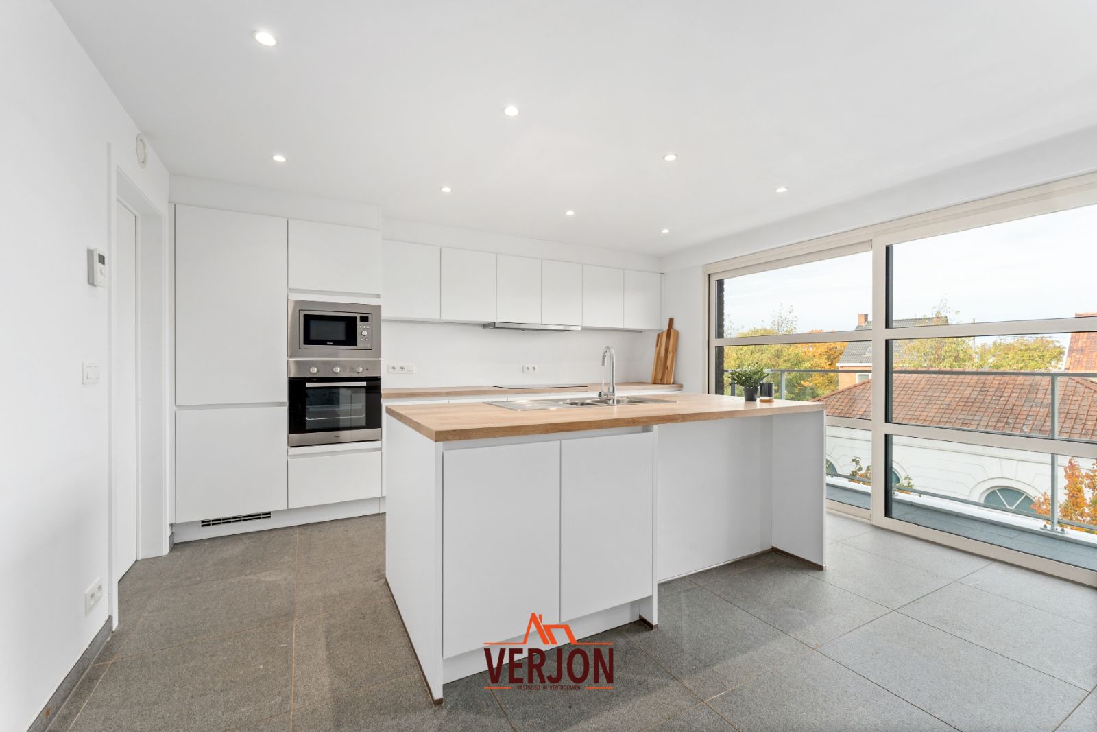 Ruim tweeslaapkamerappartement met twee terrassen! foto 10