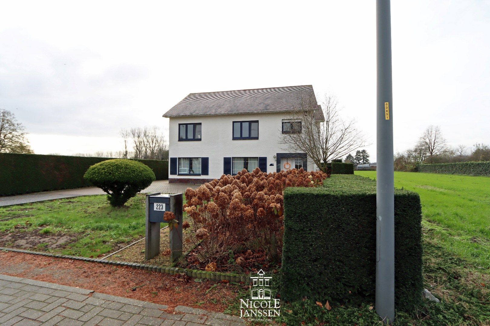 Ruime gezinswoning met loods  foto 33