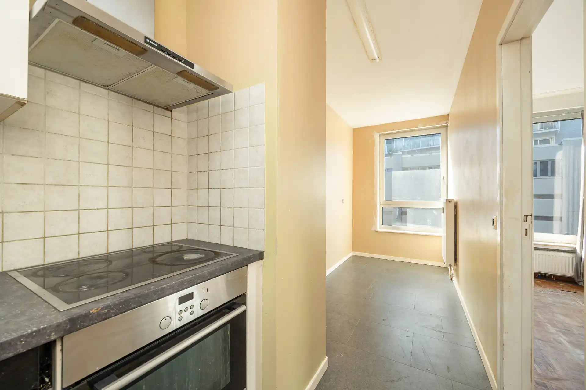 Appartement met 2 slpk, terras en autostaanplaats foto 6