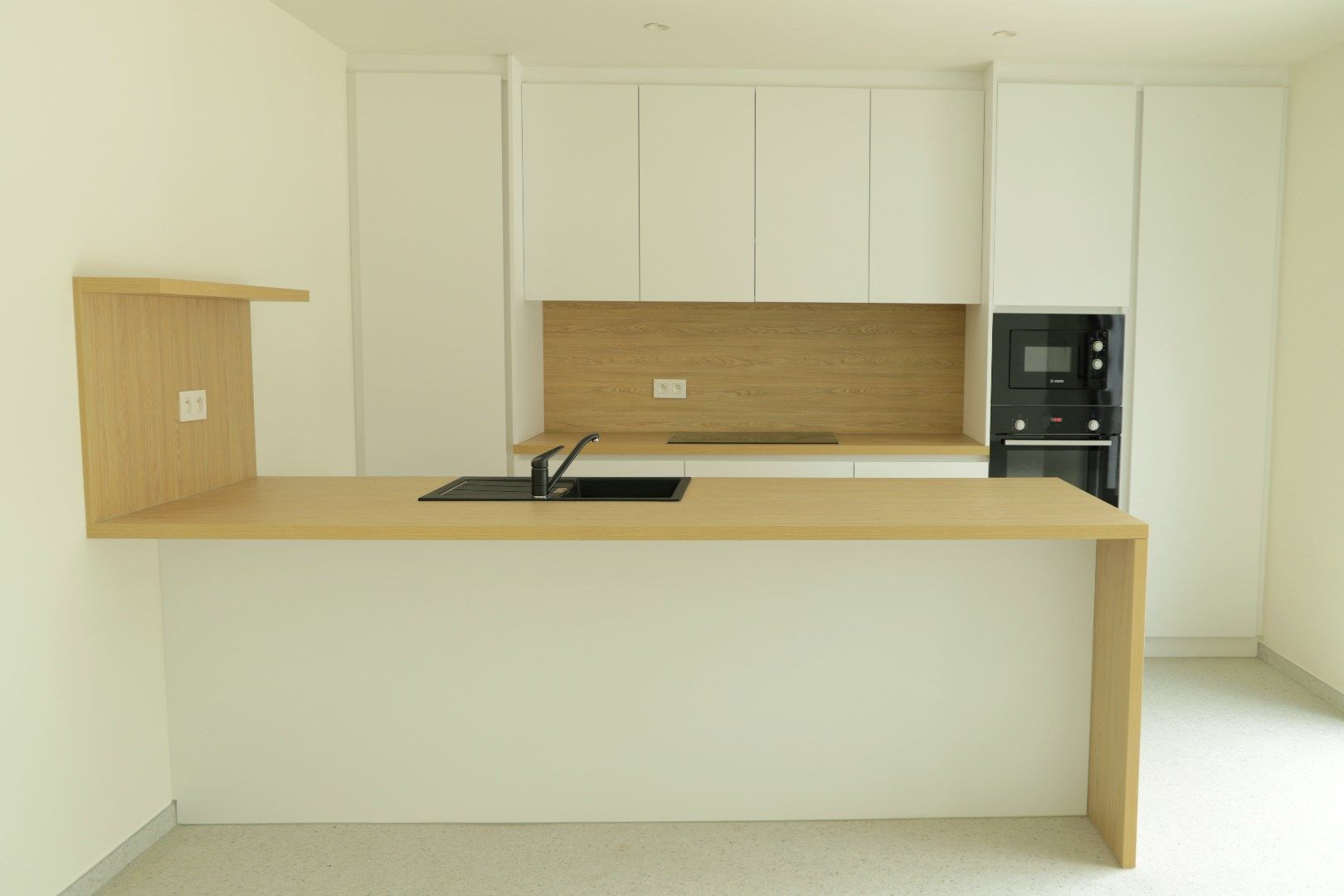 Penthouse van 178m² met 2 slaapkamers en ruim terras vlakbij Genk centrum foto {{pictureIndex}}