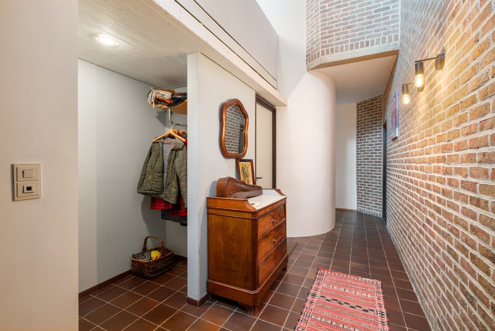 Architecturale woning met garage en ruime tuin! foto 3
