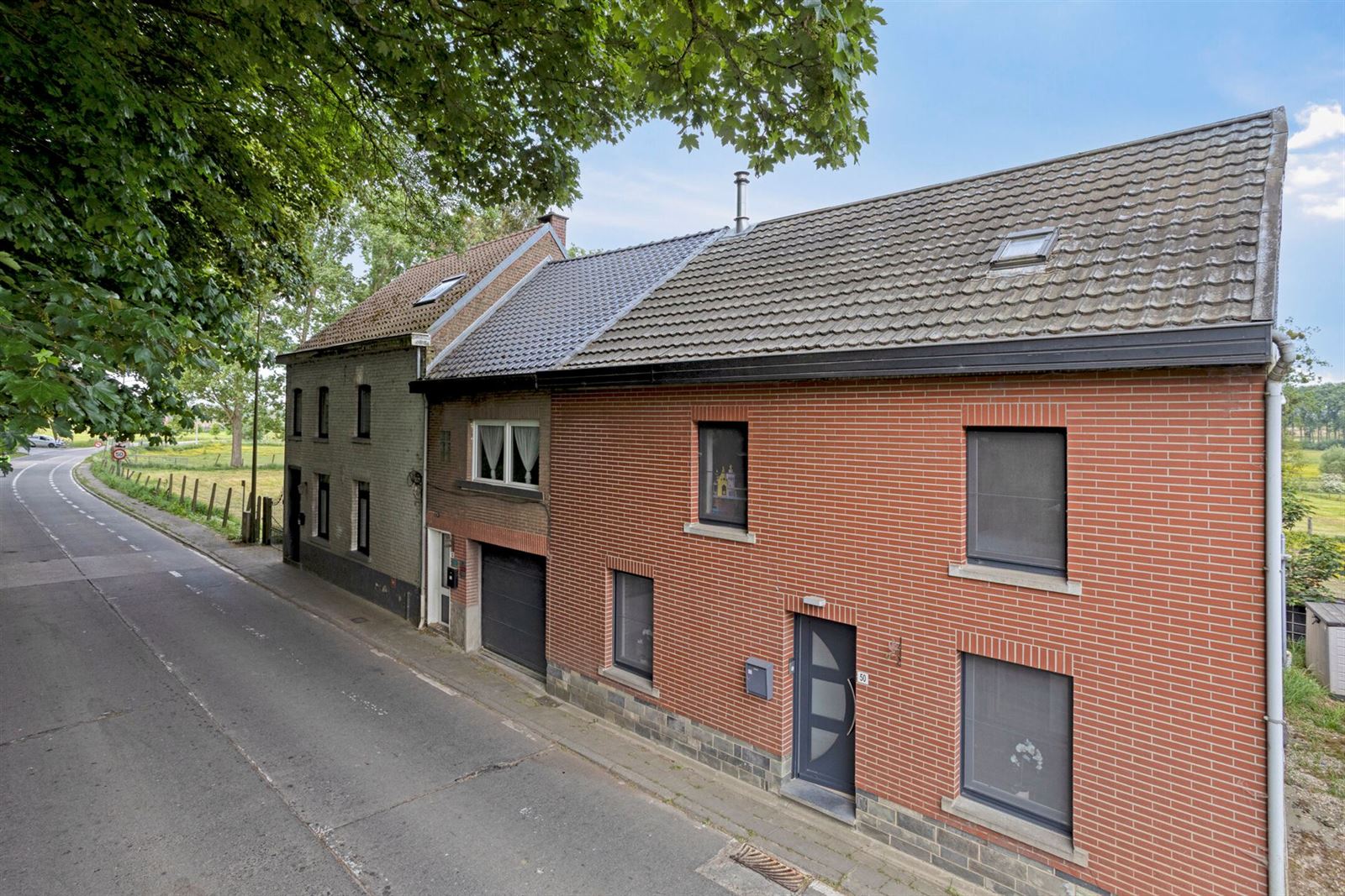 Woning te koop met 4 slaapkamers foto {{pictureIndex}}