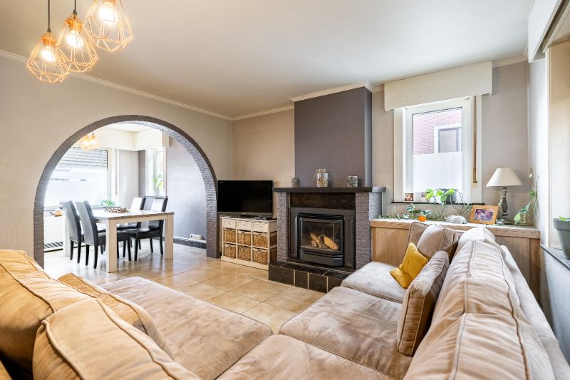 Hoofdfoto van de publicatie: Halfopen woning met 3 slpks en garage
