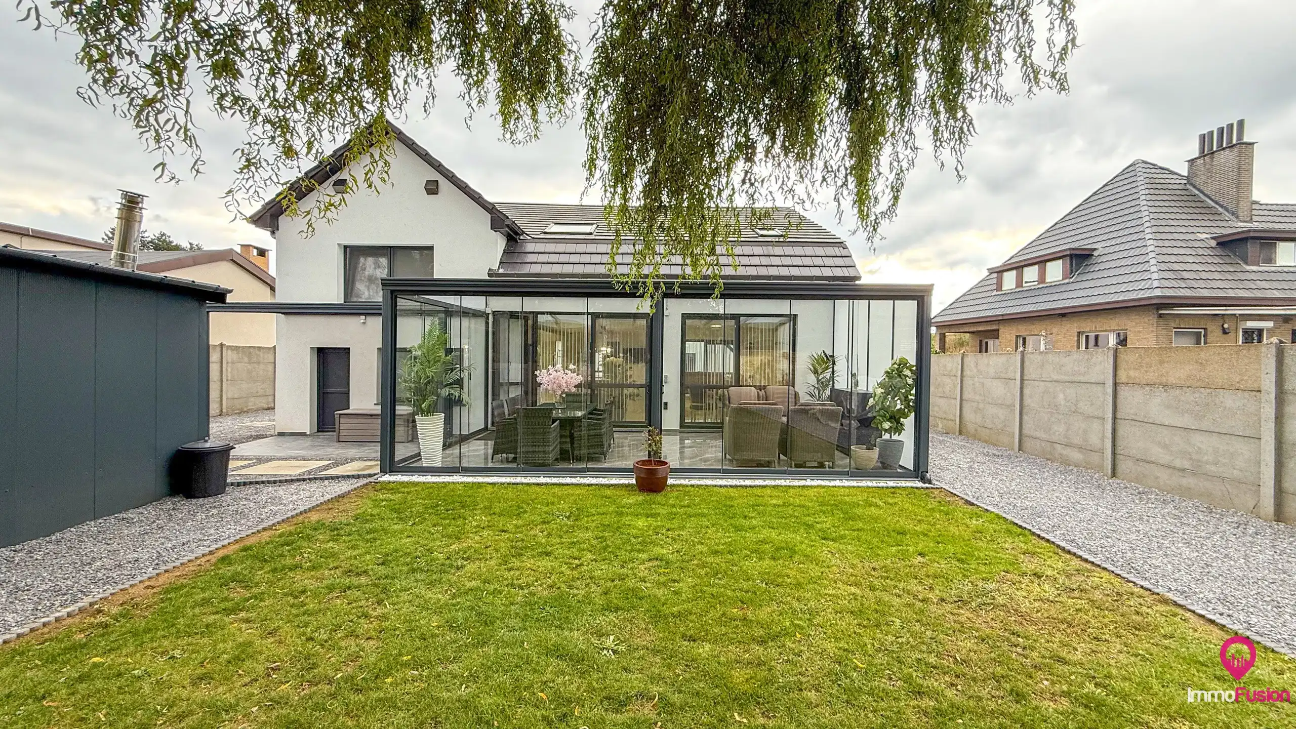 Ruime villa van 256m² met 6 slpks, garage en overdekt terras foto 48