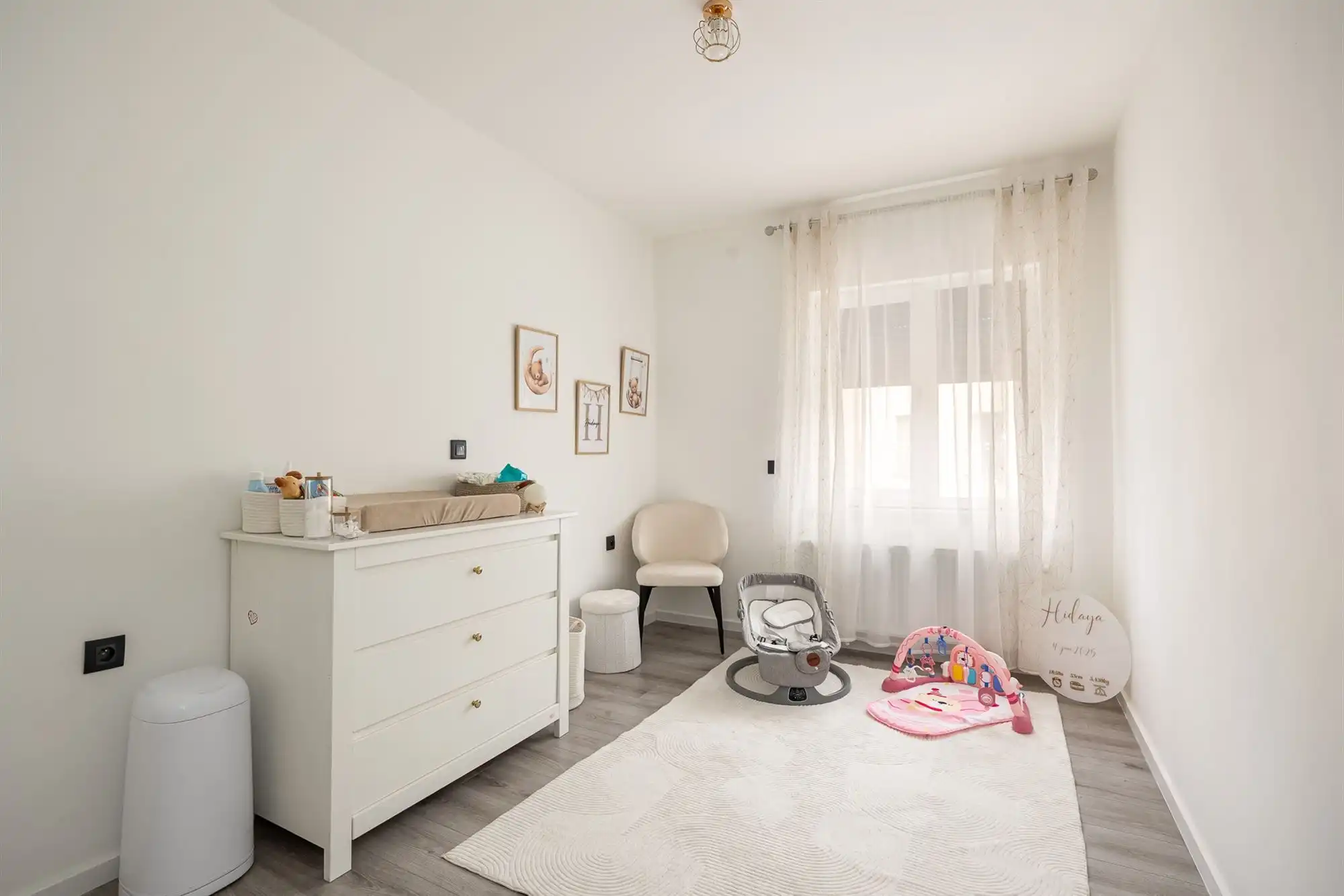 Gerenoveerde woning met drie slaapkamers en terras foto 10