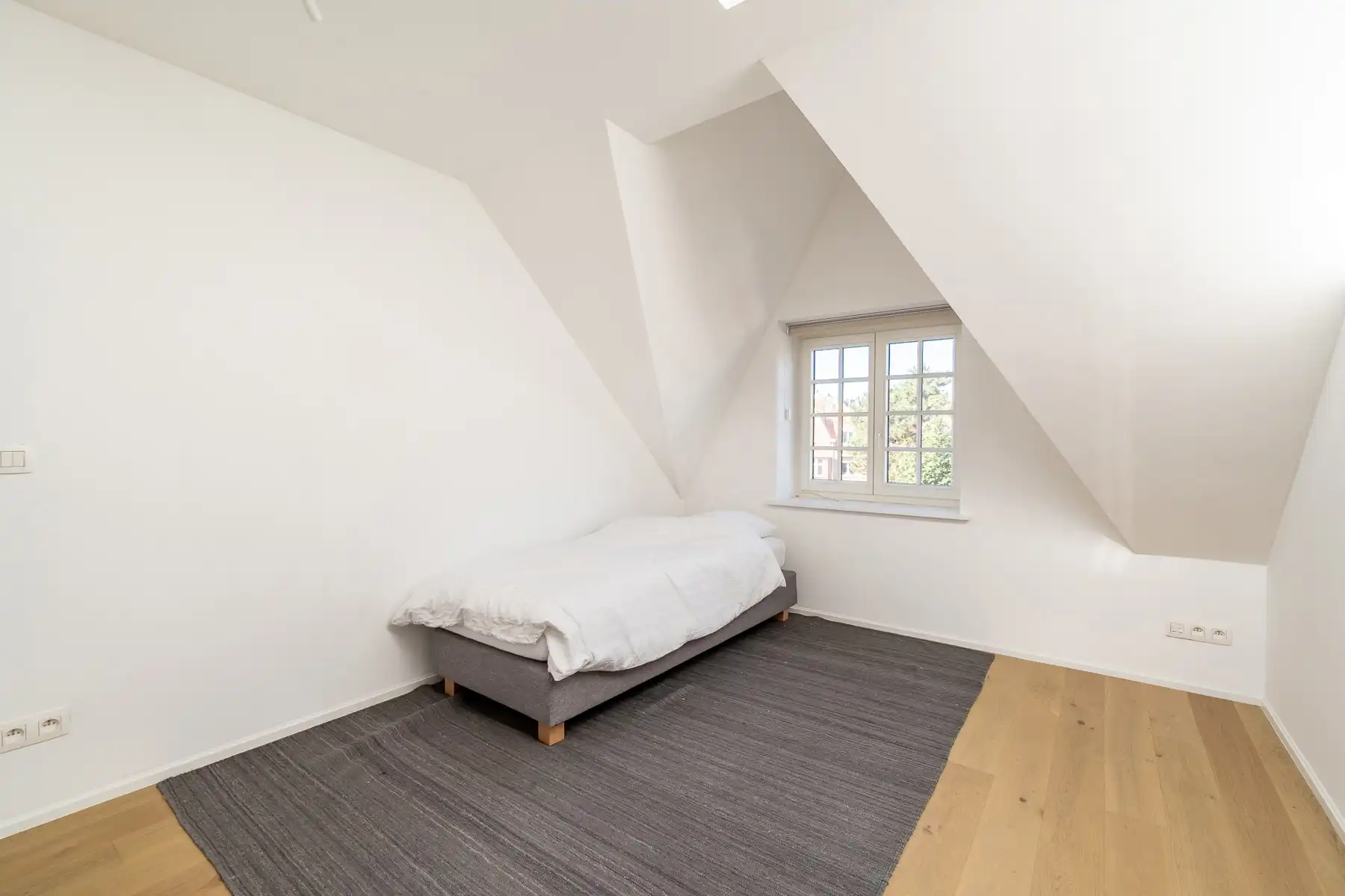 Exclusief: vernieuwde woning in charmant doodlopend straatje foto 18