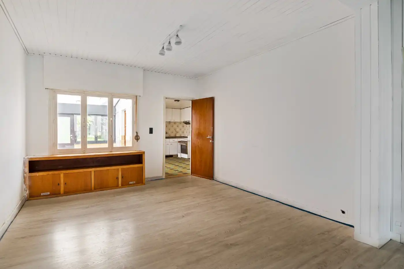 Deels gerenoveerde gezinswoning met 3 à 4 slpk. en tuin foto 5
