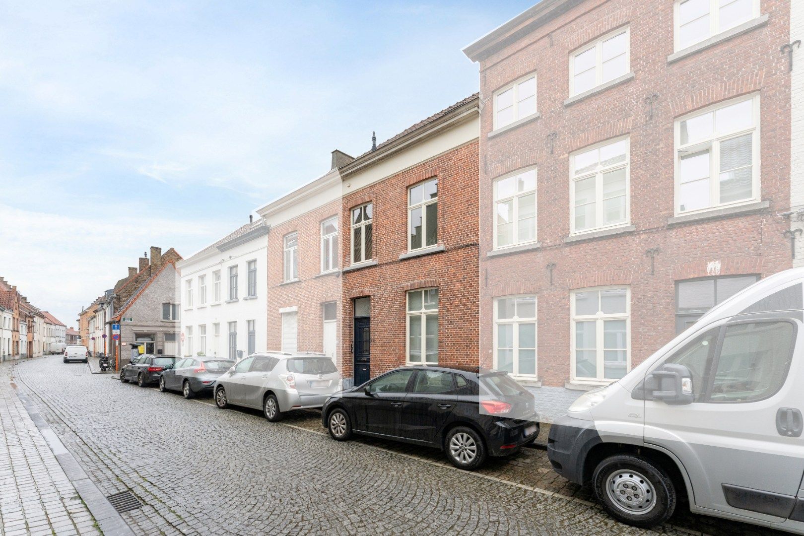 Karaktervolle stadswoning met modern comfort en authentieke ziel foto {{pictureIndex}}
