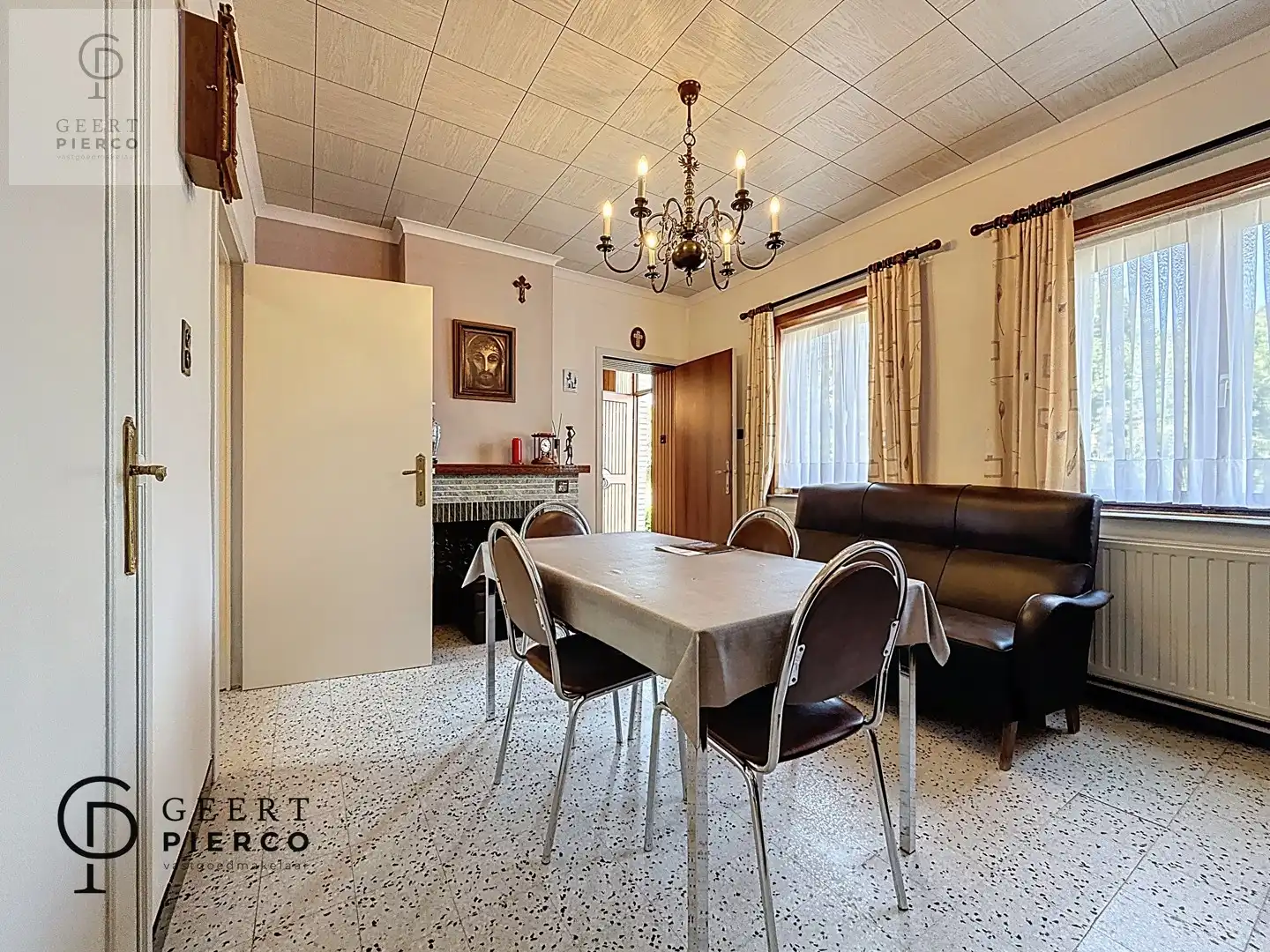 Charmante woning met schuur foto 6