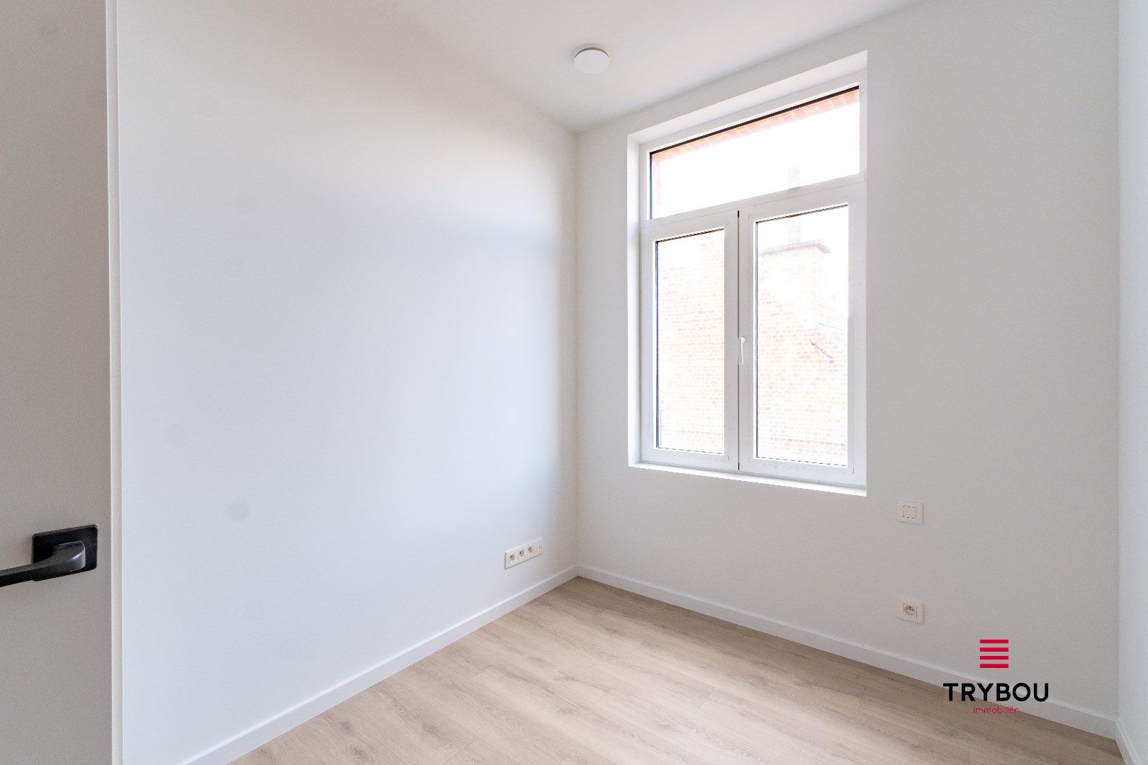2 hoogwaardig afgewerkte nieuwbouwwoningen met garage foto 11