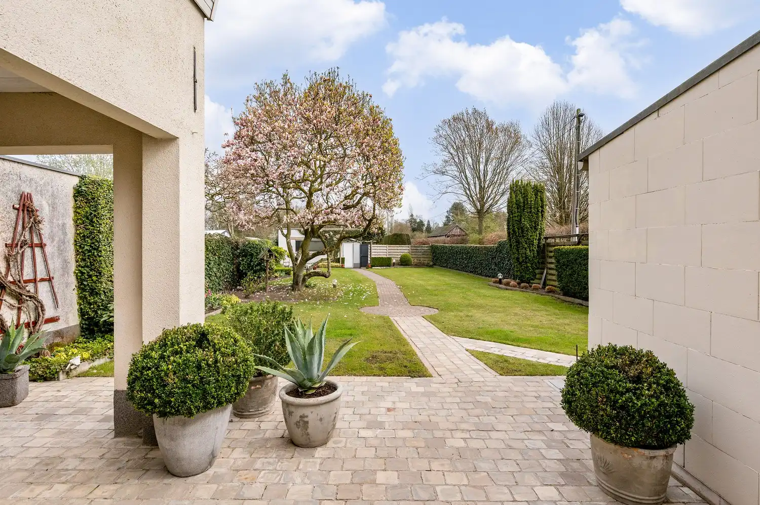 TE RENOVEREN WONING MET 3 SLPKS, PRACHTIGE TUIN + ACHTERLIGGENDE STAANPLAATS foto 30