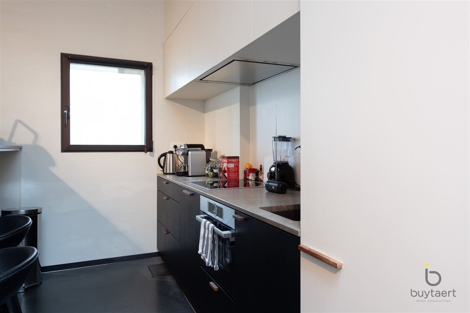 RUIM EN LICHTRIJK WONEN OP DE BOVENSTE VERDIEPING OP DE KANAALSITE VAN AXEL VERVOORDT foto 8