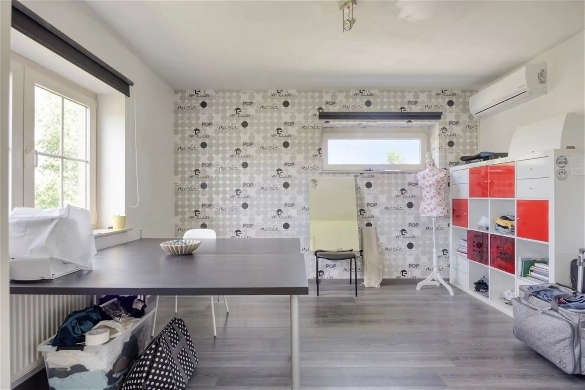 Instapklare villa met zwembad. Landelijke ligging in Leut. foto 21