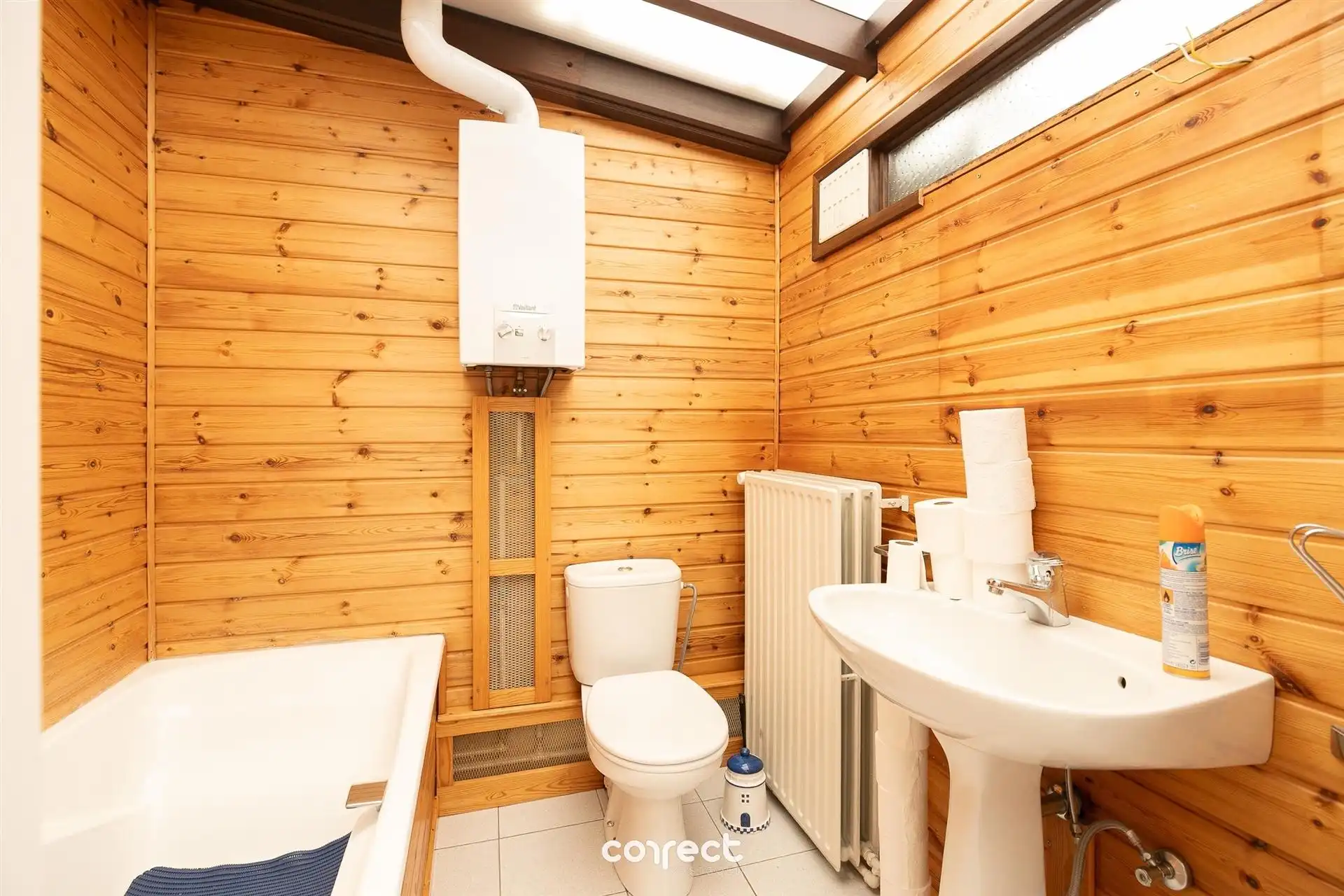 Landelijk gelegen, zeer goed onderhouden woning op een groot perceel. foto 11