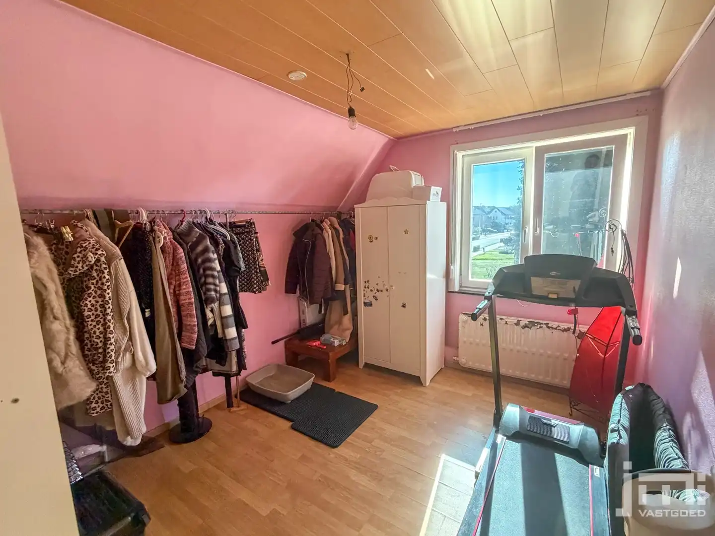 Rustig gelegen, instapklare gezinswoning met 3 slaapkamers en mooie tuin foto 8