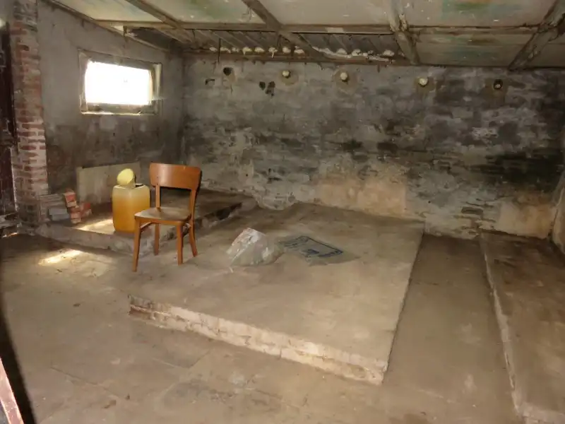 Totaal te renoveren woning op groot perceel van ca. 1270m² foto 29