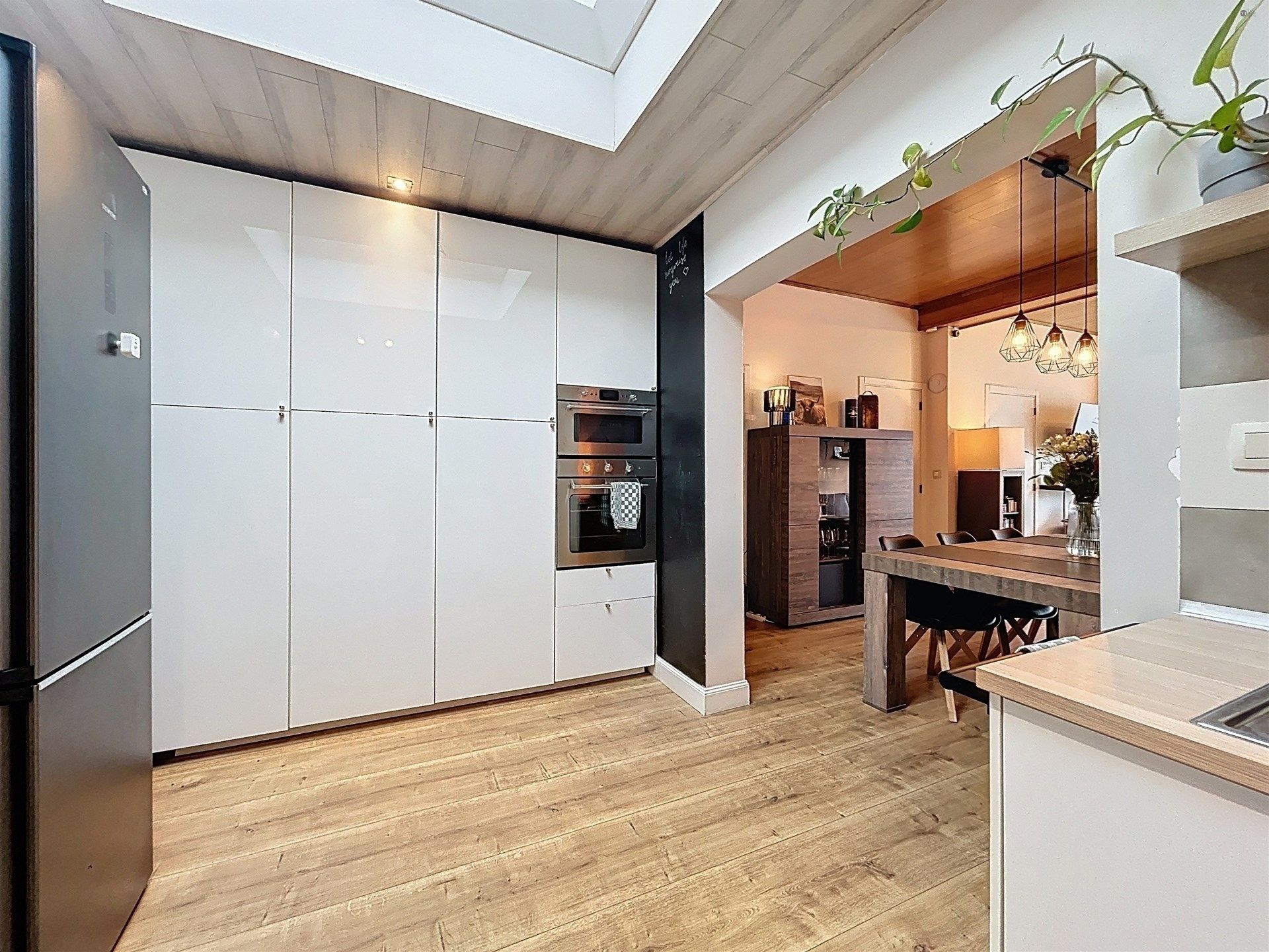 instapklare gezinswoning met 4 slaapkamers en prachtige tuin op perceel van 200m²  foto 6