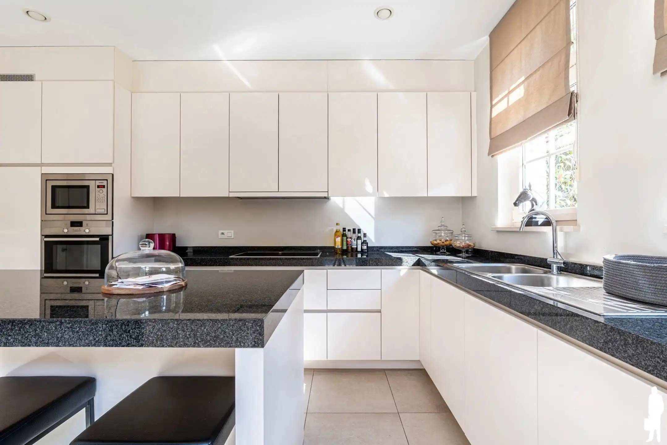 Landelijke, instapklare woning met 4 slpk., 2 bdk. en een prachtige tuin te Minderhout foto 13