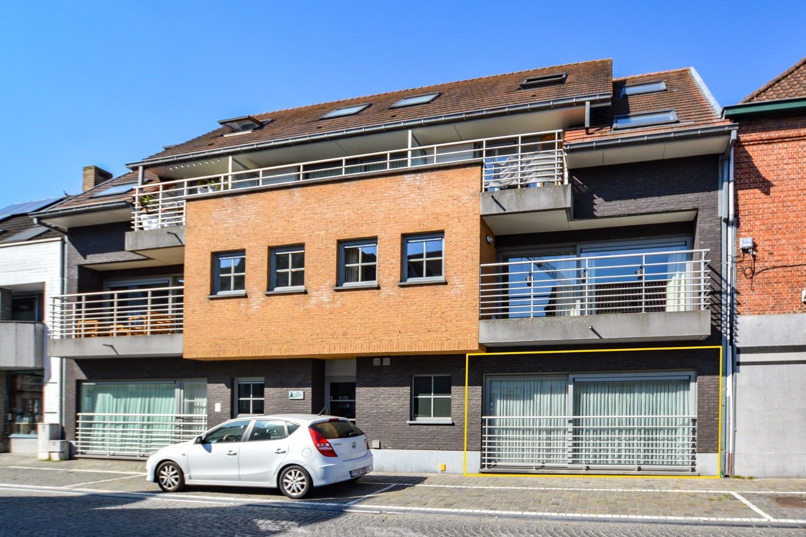Ruim gelijkvloers appartement (118 m²) in hartje Jabbeke! foto 13