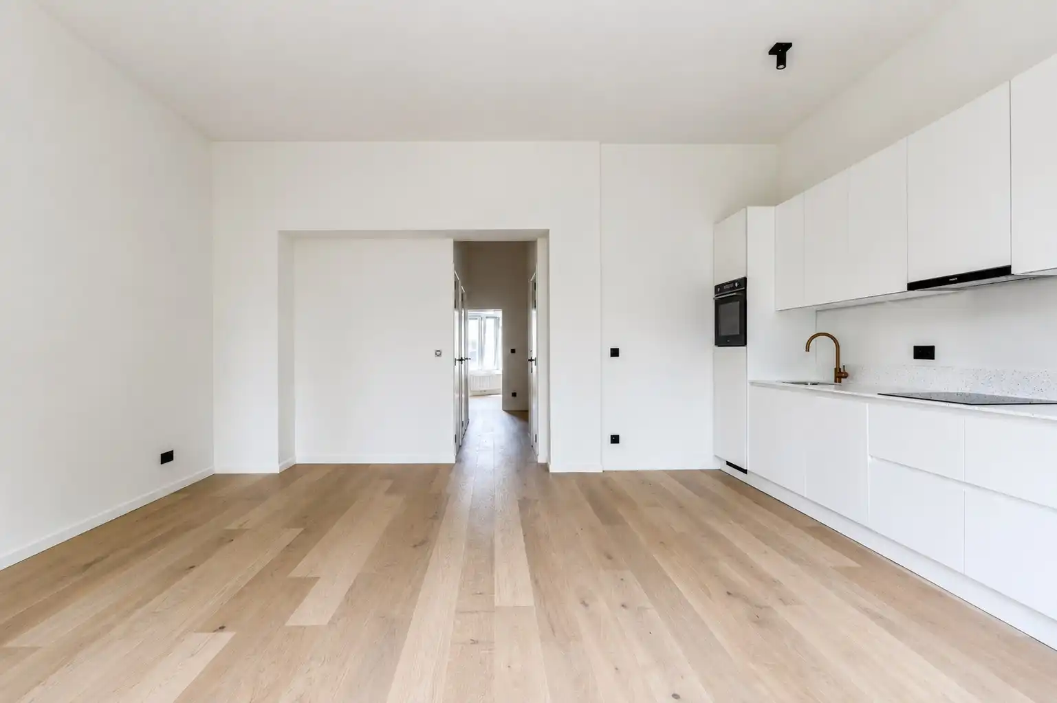 Gunstig gelegen 2 slaapkamerappartement met terras  nabij het Zuidpark foto 6