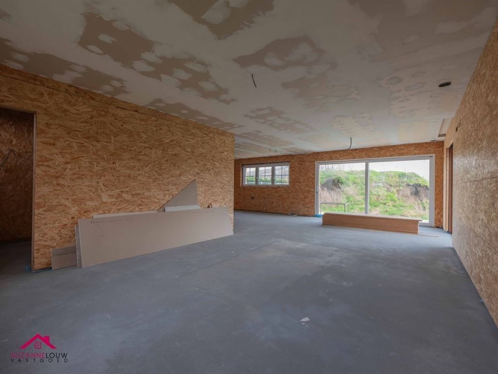 Zeer ruime nieuwbouwwoning, nog verder af te werken foto 7