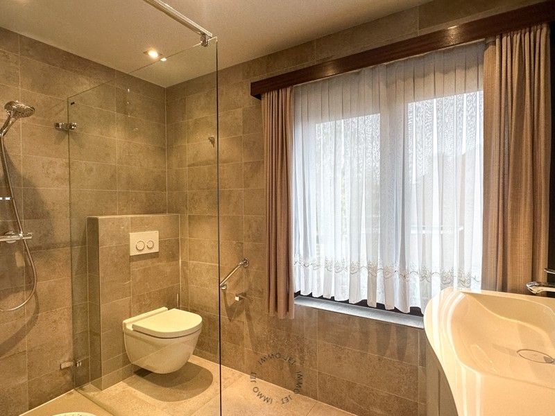 Woning met drie slaapkamers en tuin foto 13