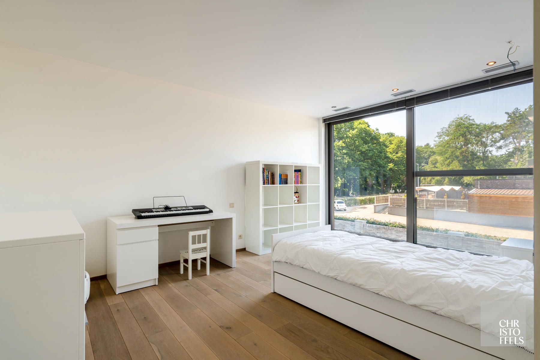 Moderne villa in residentiële omgeving!  foto 20