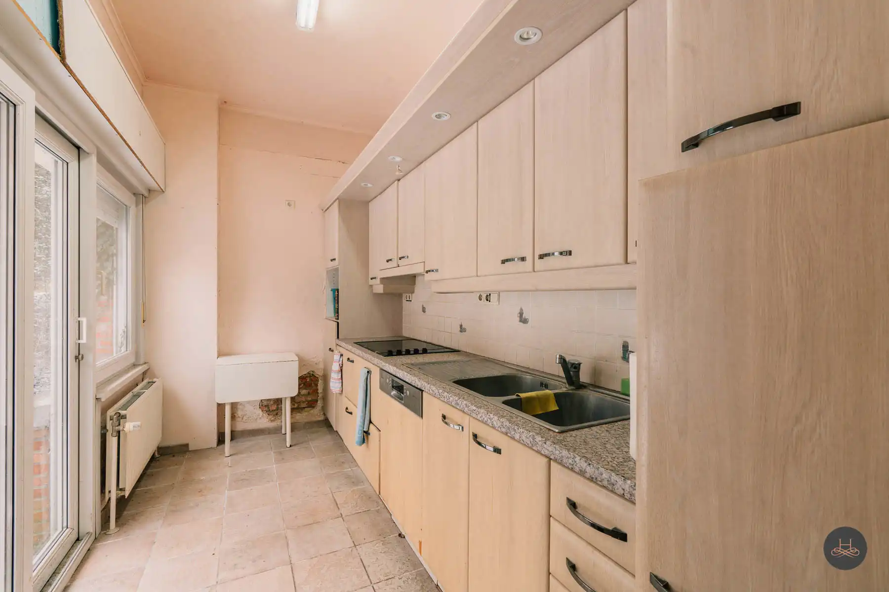 Riante woning met 5 slaapkamers op een uniek perceel.  foto 5