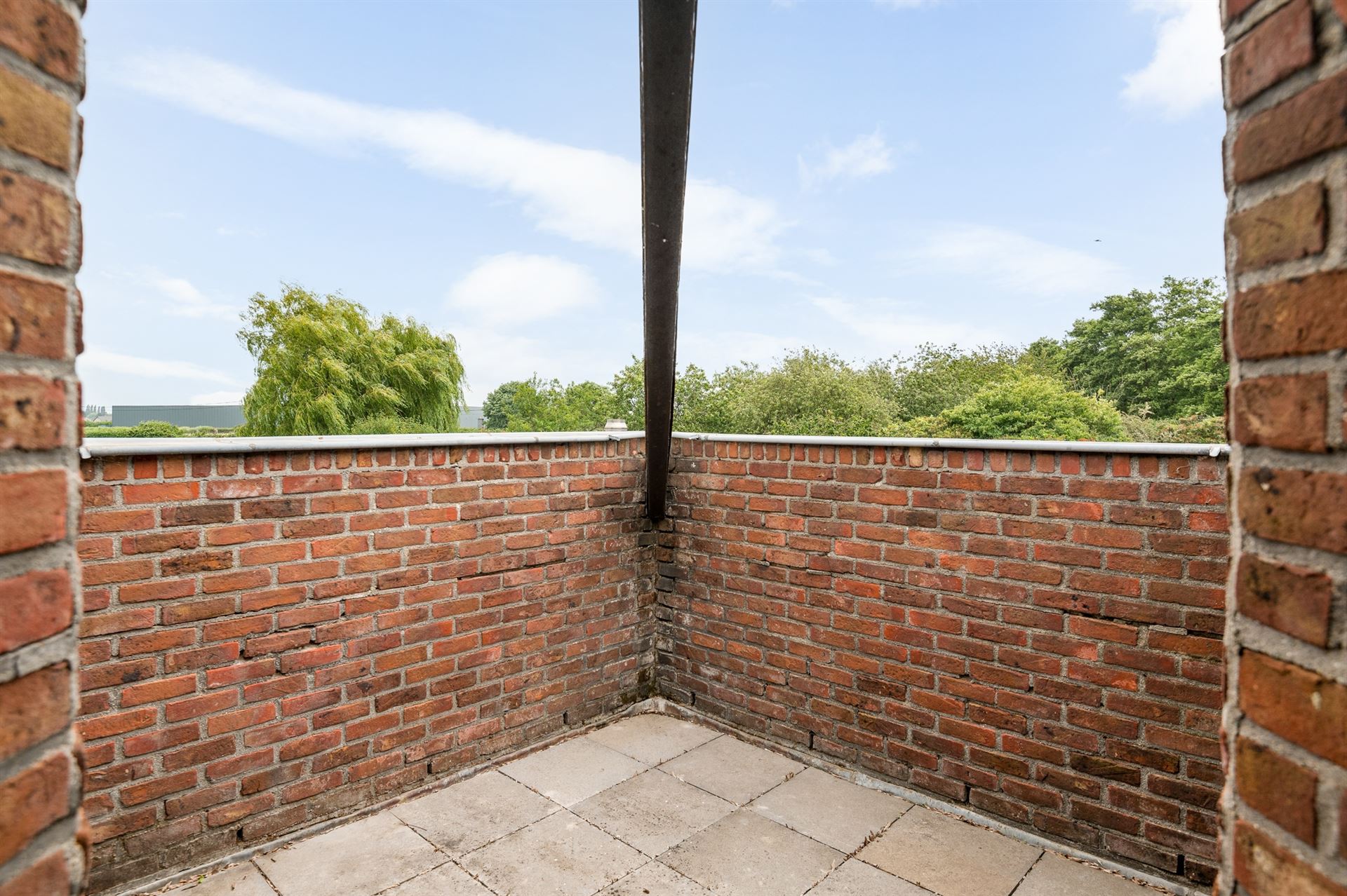 PRACHTIGE VILLA TE KOOP IN EEN OASE VAN GROEN foto 18