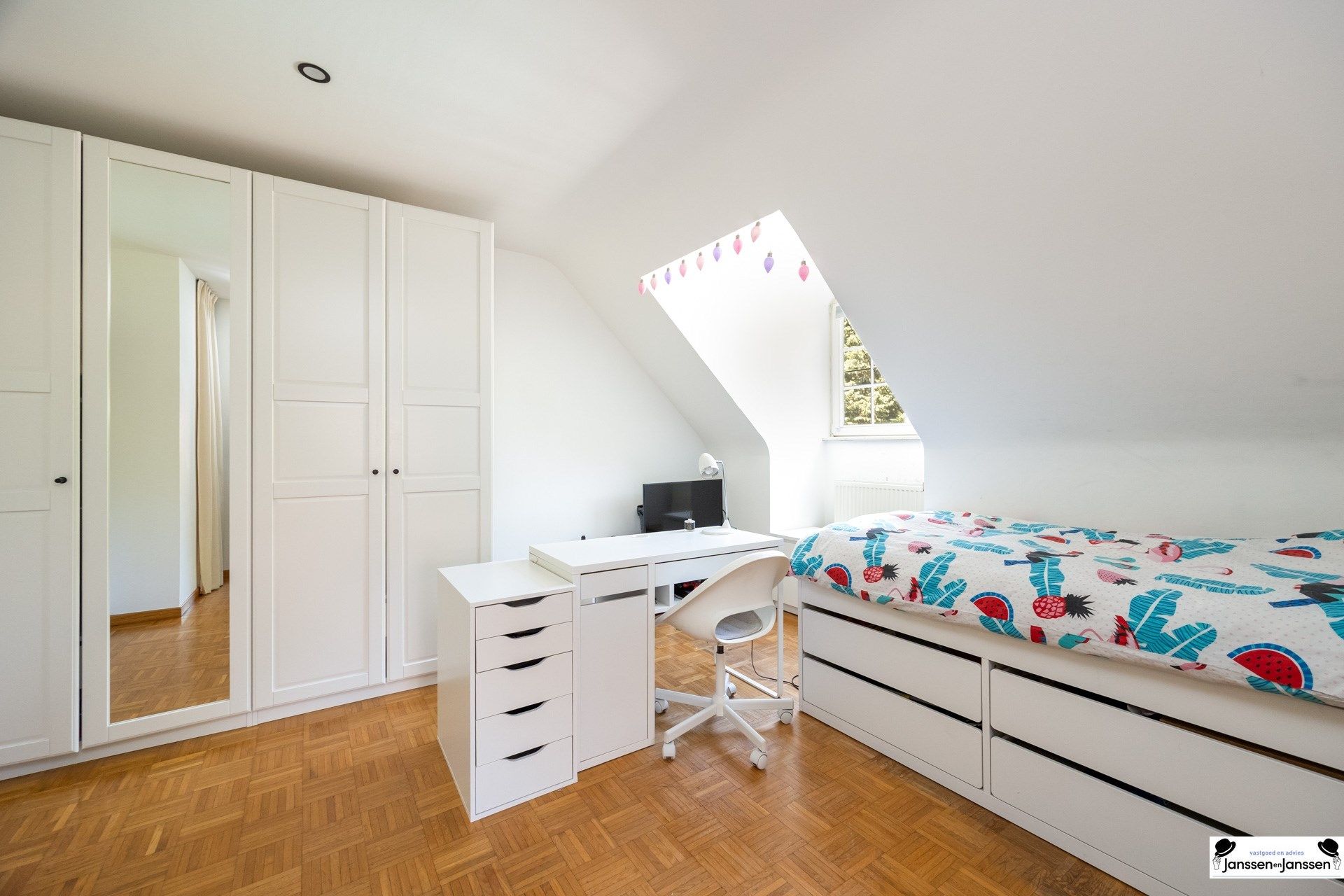 Exclusieve villa met zwembad en kantoorruimte foto 22
