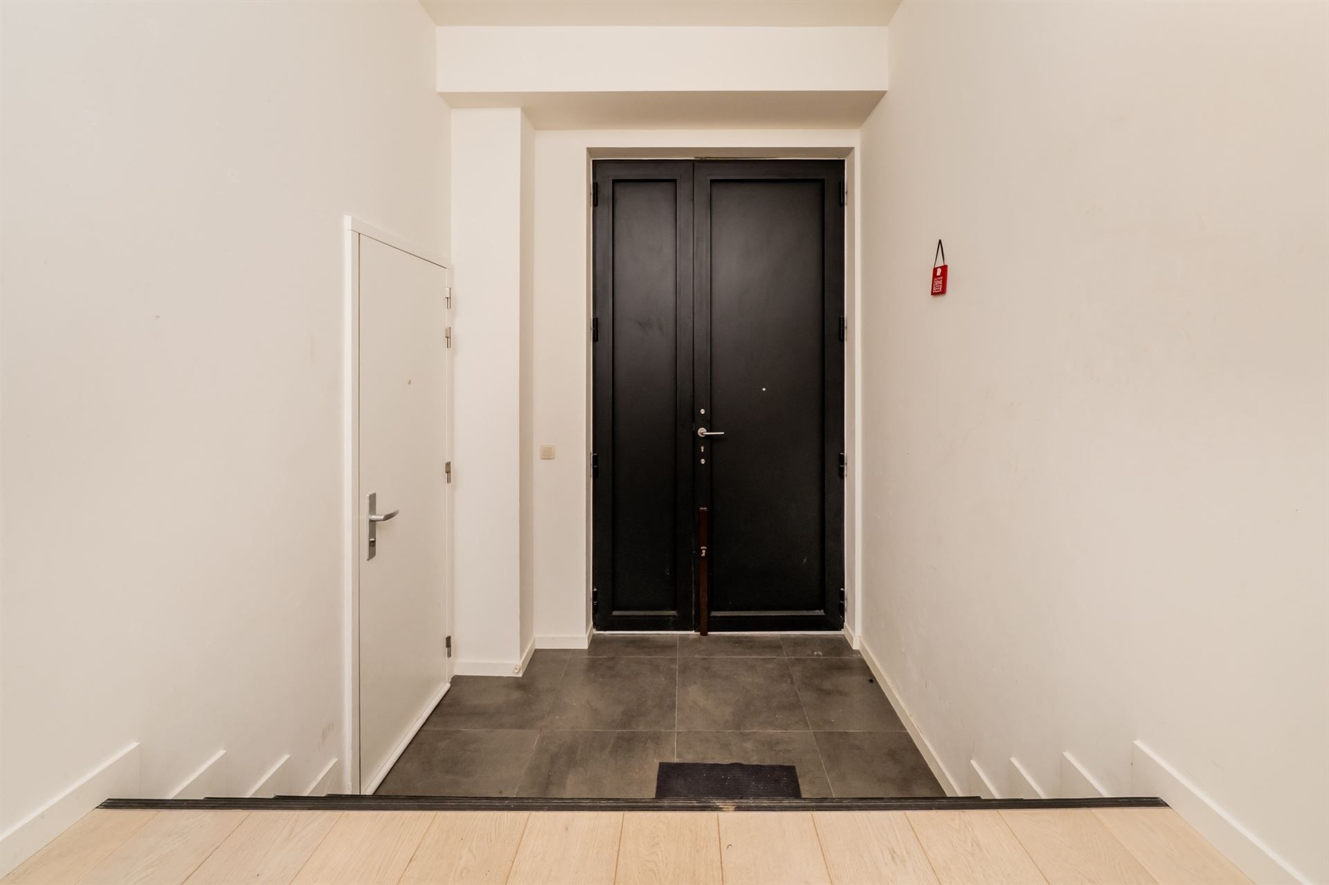 Prachtig, recent 3 slaapkamer duplex appartement met private tuin van 50m² foto 19