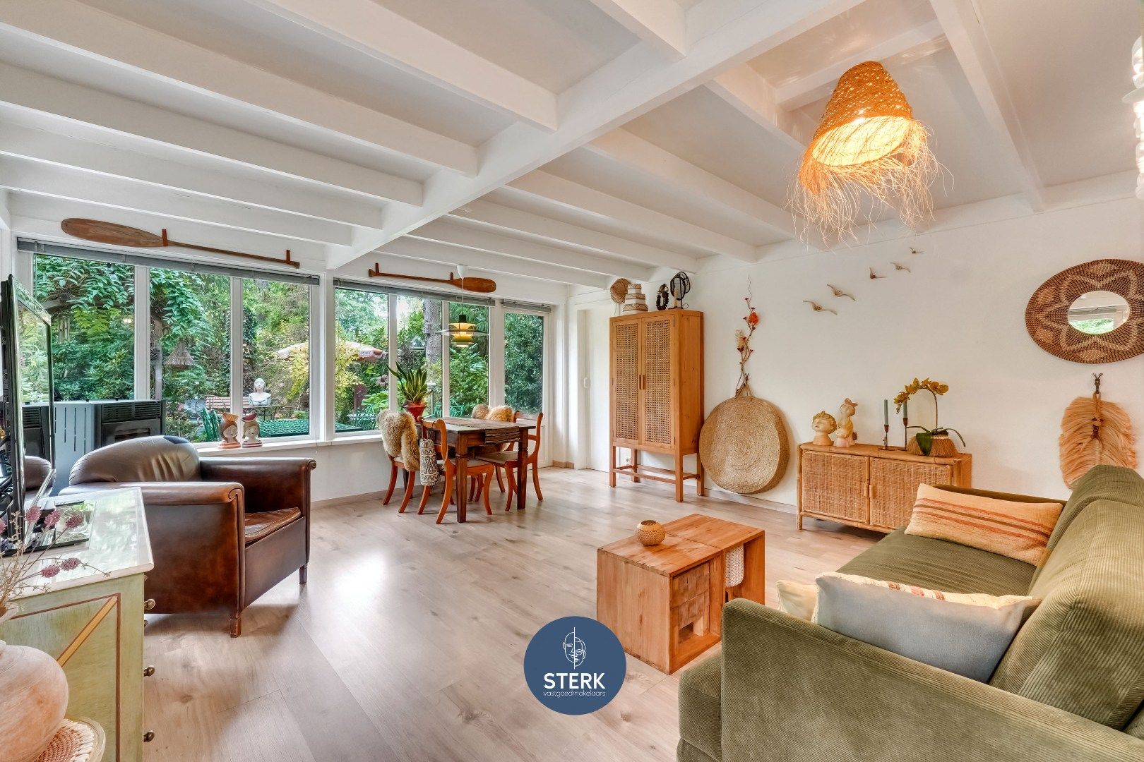 RECENT OPGEKNAPTE VAKANTIEWONING MET PRACHTIG GROEN UITZICHT !  foto 6