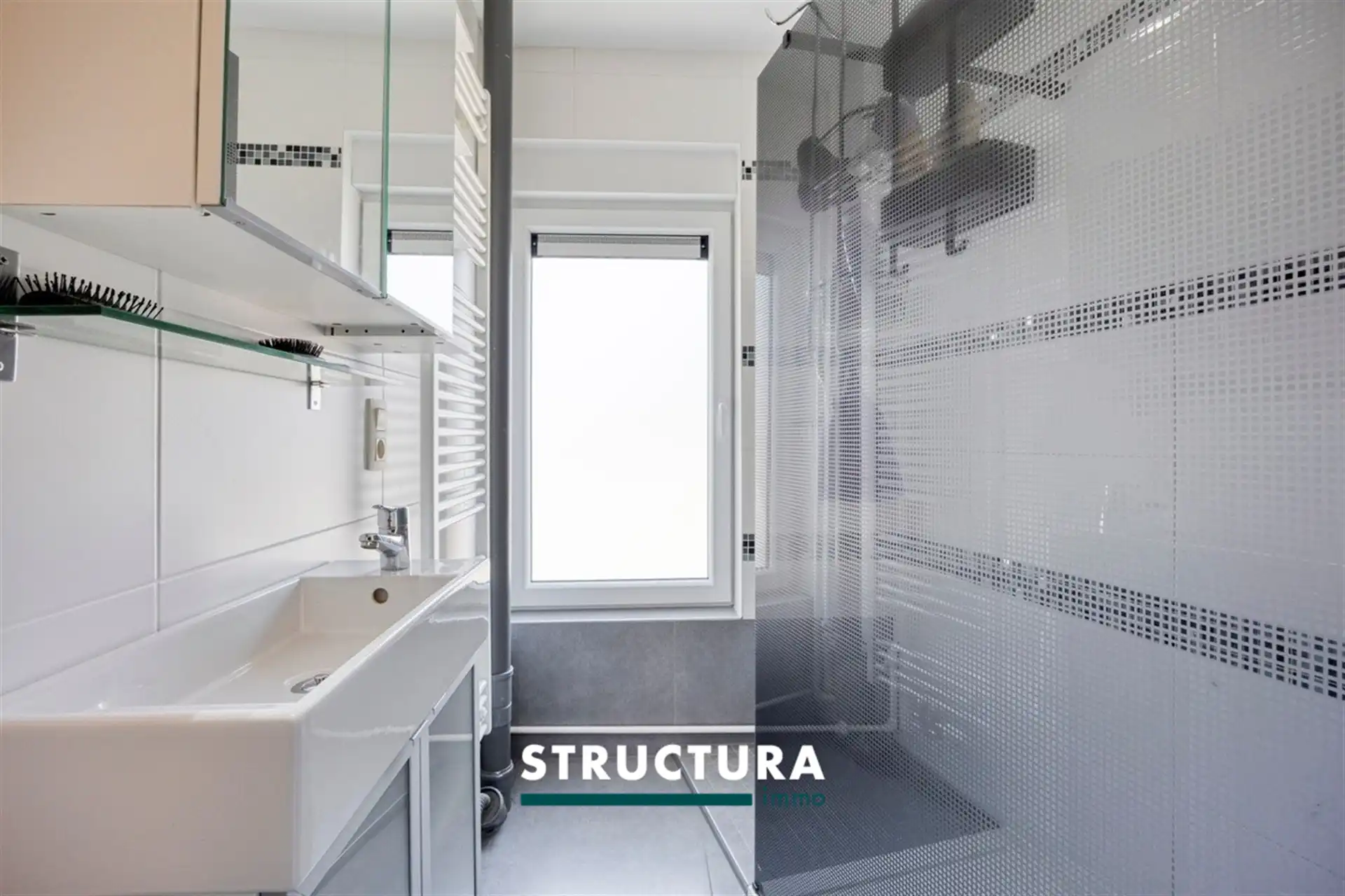 Ruime woning met garage en 3 slpk's foto 14