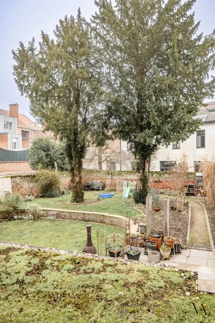 Karaktervol herenhuis met uitzonderlijk grote stadstuin in centrum Leuven foto 11
