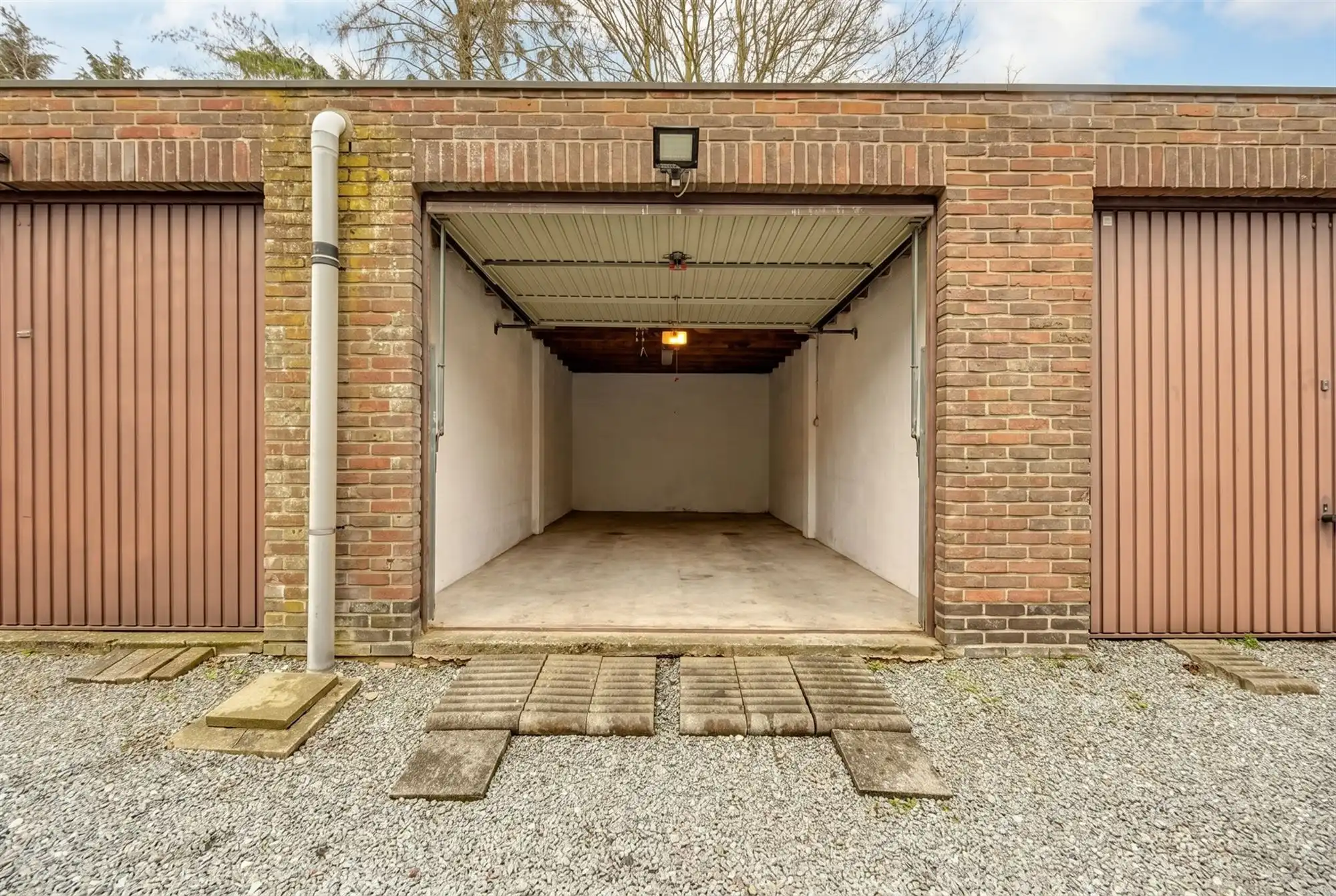 Instapklaar appartement met terras en garage foto 19