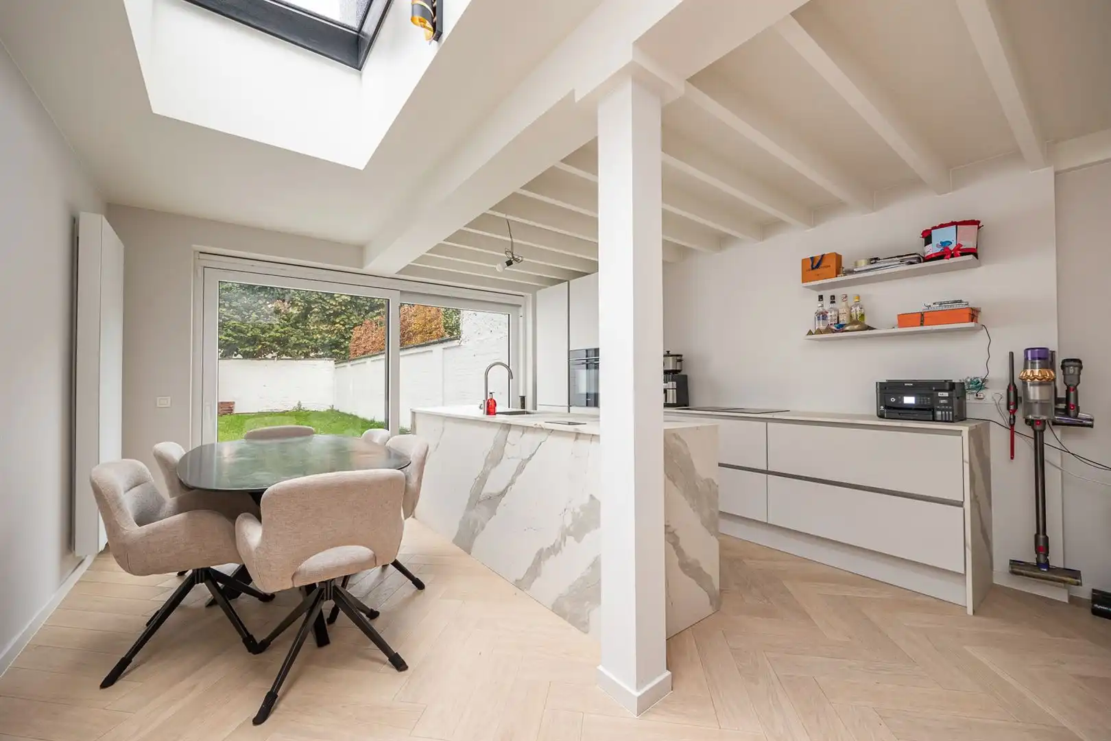 Woning met 2 gerenoveerde appartementen foto 4