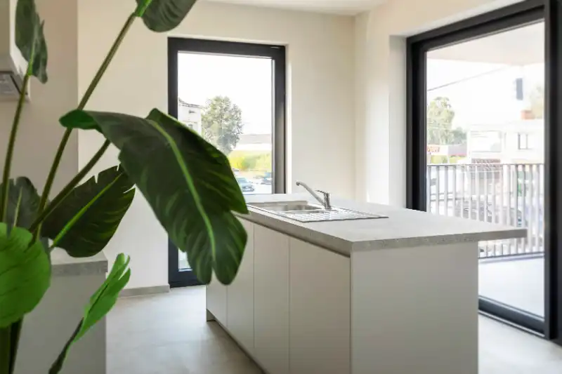 KORTEMARK: Nieuwbouwproject met 11 lichtrijke appartementen met 2 of 3 slaapkamers, terras en dubbele of enkele garagebox, genaamd “Residentie Mila en Nora” foto 2