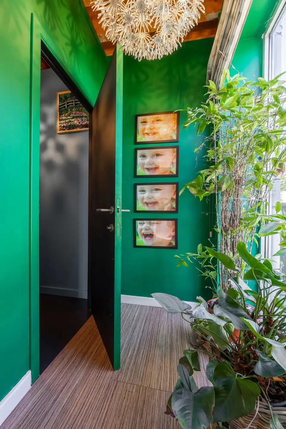 Verborgen loftwoning met tuin, parking & laadpaal in Deurne foto 10