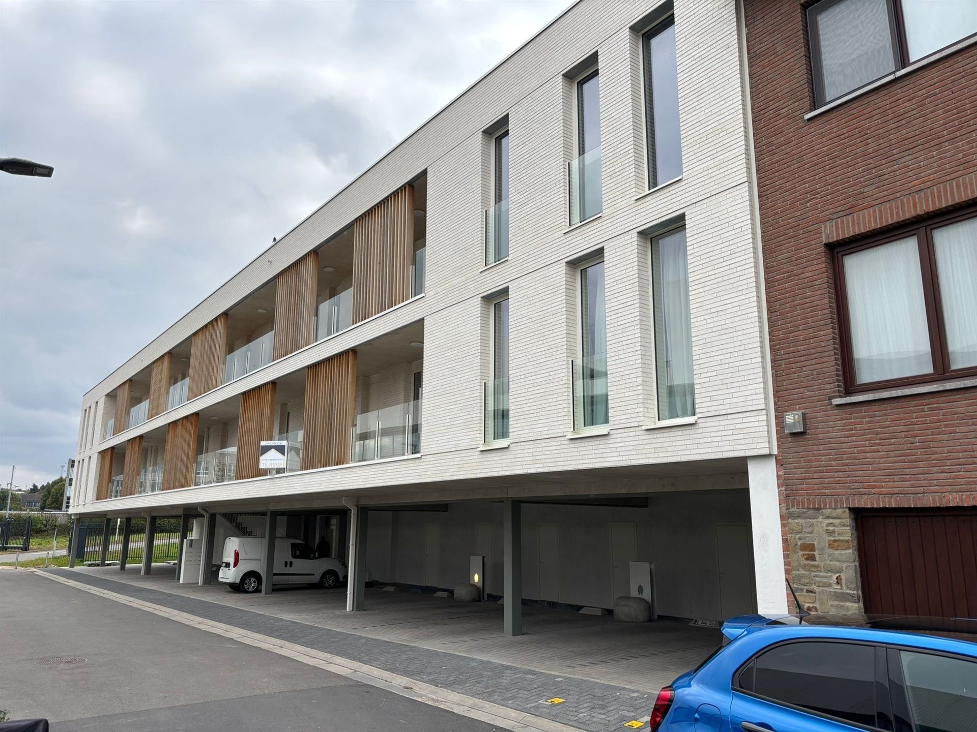Nieuwbouwappartement met 2 slaapkamers en terras foto {{pictureIndex}}