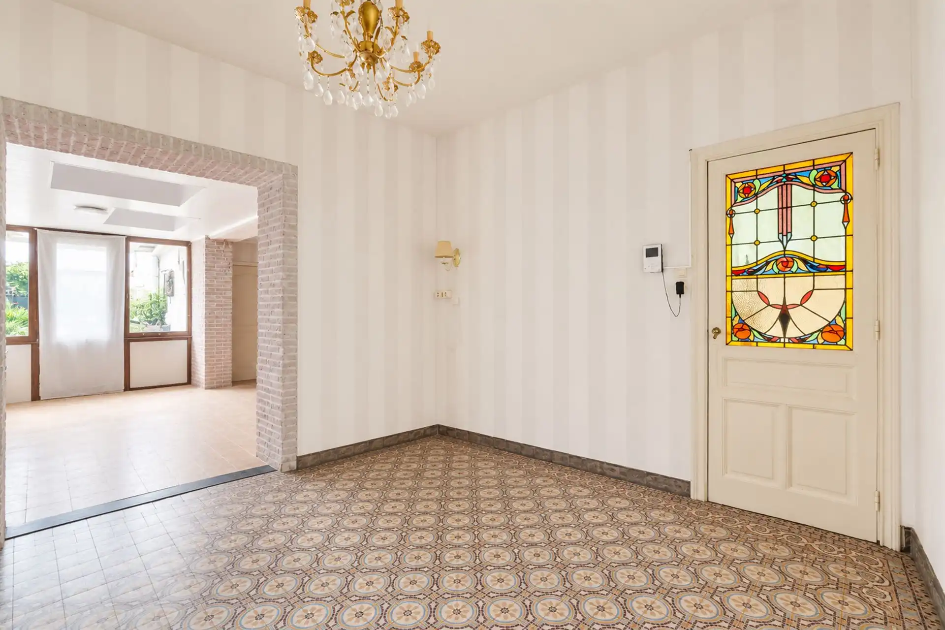 Karaktervolle woning met 3 slpk & tuin - veel potentieel! foto 11