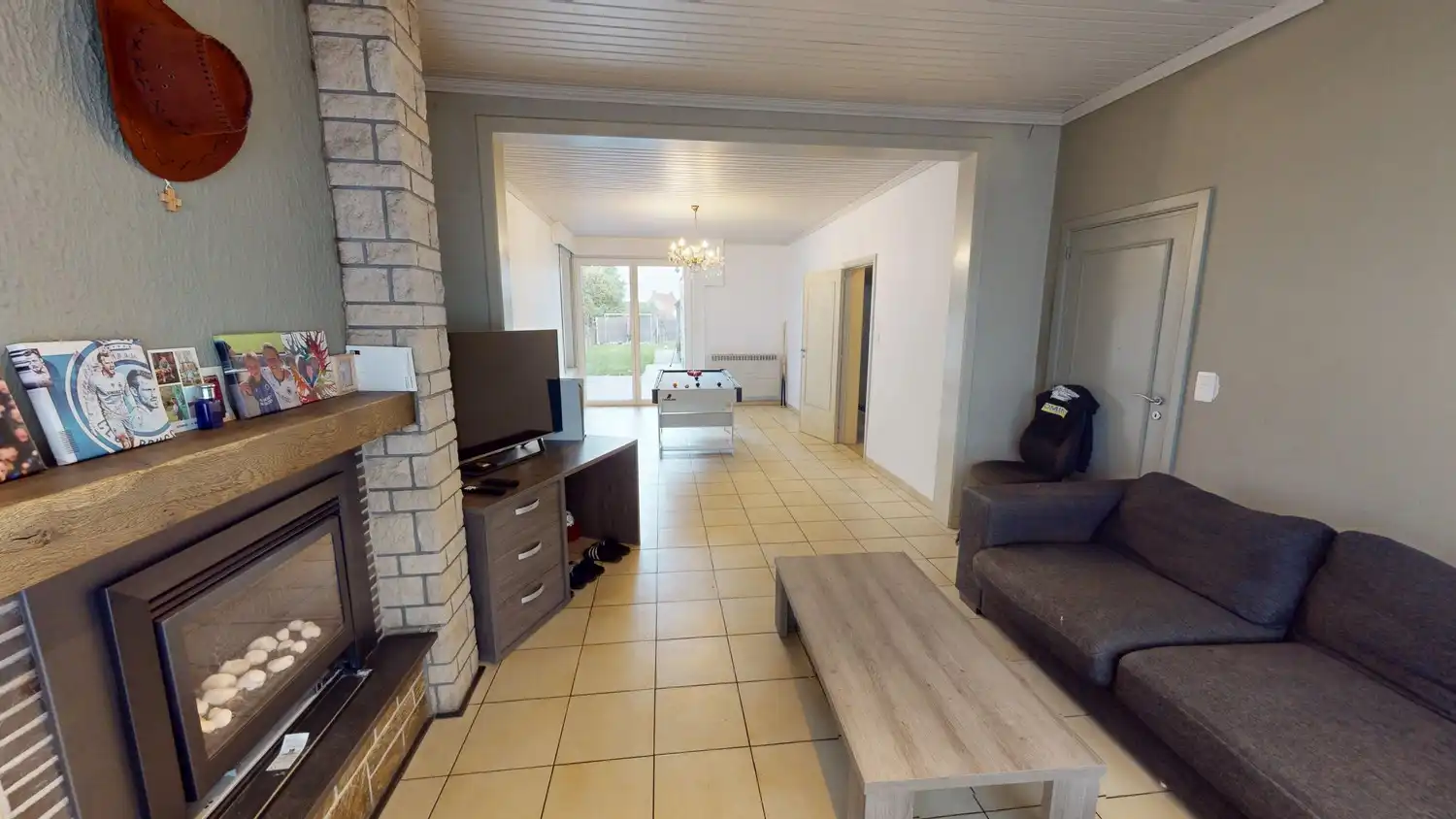 Ruime woning met 4 slaapkamers, mooie tuin en inpandige garage! foto 4